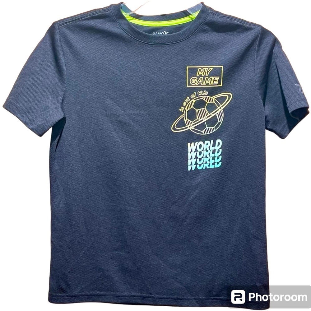 Old Navy Active Boys Size 10 Black Tee Soccer Ball